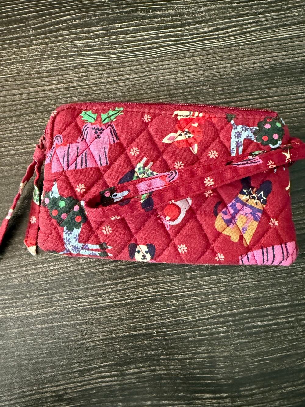 Vera Bradley Holiday Hounds Essential Zip Wristlet Quilted Red Christmas Dogs